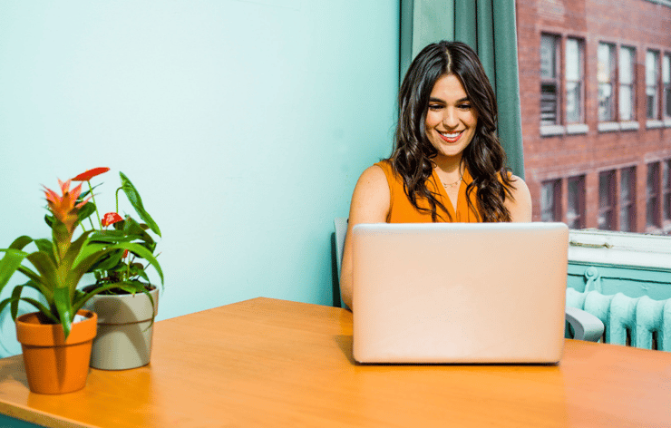 Smiling student online